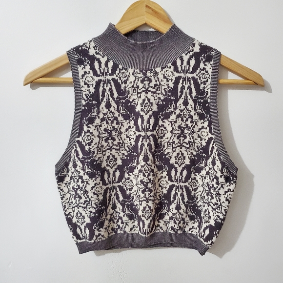 Billabong Tops - BILLABONG Knit Crop Vest Top Mock Neck Size M
